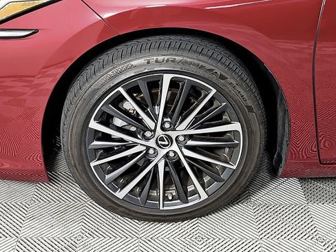 Used 2025 Lexus ES 350 w/ Premium Package image 9