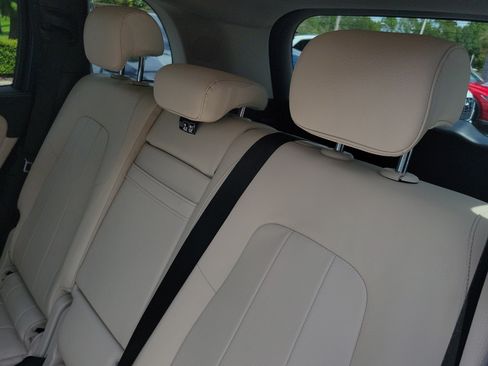 Used 2021 Mercedes-Benz GLB 250 image 12