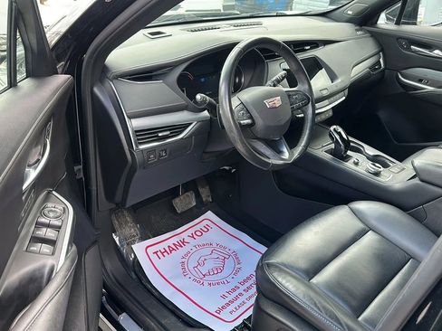 Used 2021 Cadillac XT4 Premium Luxury w/ Cold Weather Package image 9