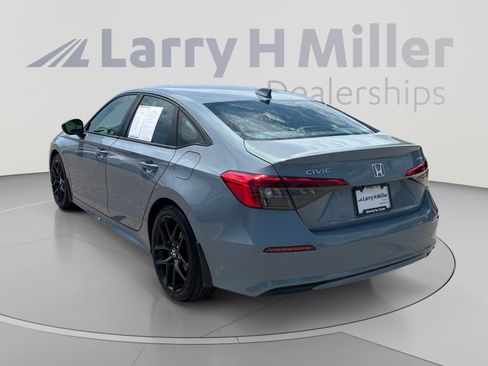 Used 2023 Honda Civic Sport image 3