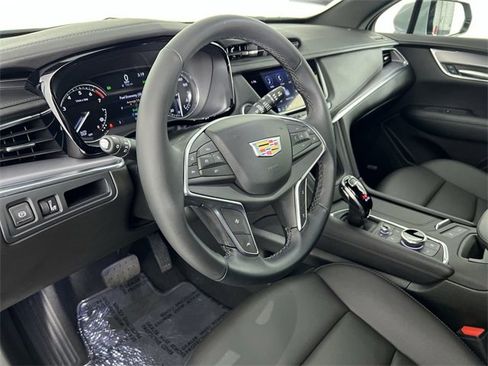 Certified 2025 Cadillac XT5 Luxury image 36