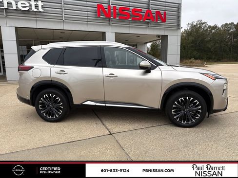 Certified 2025 Nissan Rogue Platinum image 10
