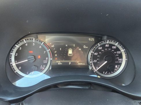 Used 2023 Toyota Highlander LE FWD image 21