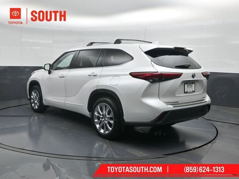 Used 2023 Toyota Highlander Limited w/ Protection Package #3 (TMS) AWD/4WD image 8