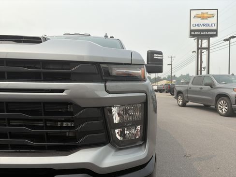 New 2026 Chevrolet Silverado 2500 Custom w/ Custom Value Package AWD/4WD image 11