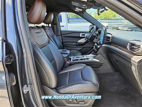 Used 2022 Ford Explorer Platinum w/ Technology Package image 17