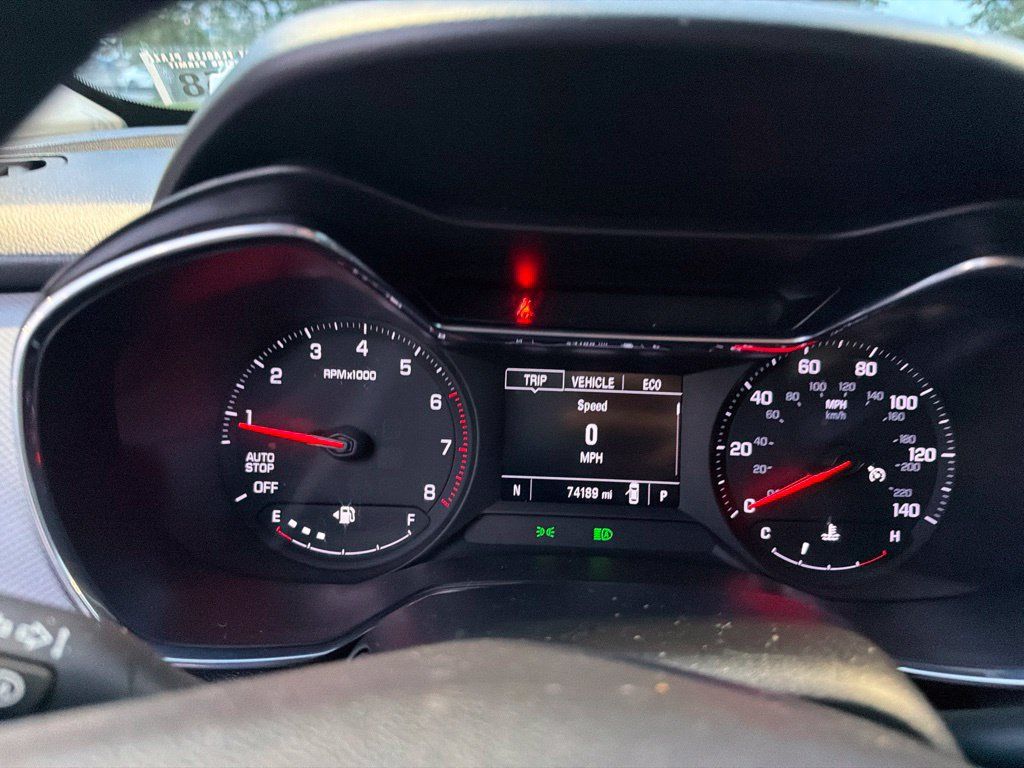Used 2021 Chevrolet TrailBlazer LT w/ Convenience Package FWD image 3