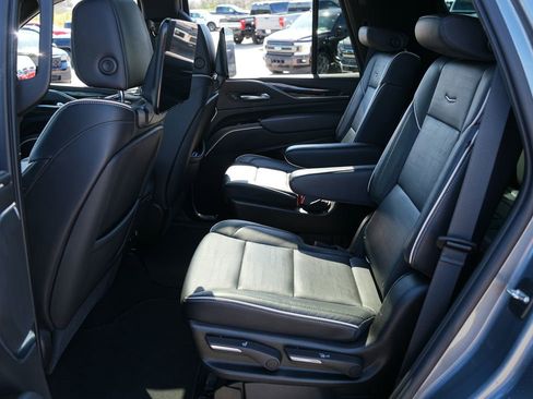 Used 2021 Cadillac Escalade Sport w/ Driver Assist Tech Package image 28