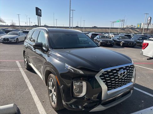 Used 2022 Hyundai Palisade Limited image 3