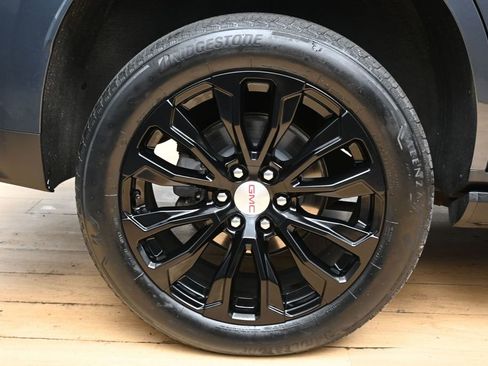 Used 2021 GMC Yukon Denali w/ Denali Ultimate Package AWD/4WD image 14