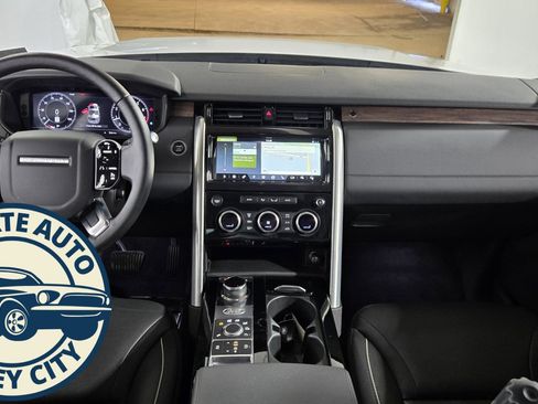 Used 2019 Land Rover Discovery HSE image 36