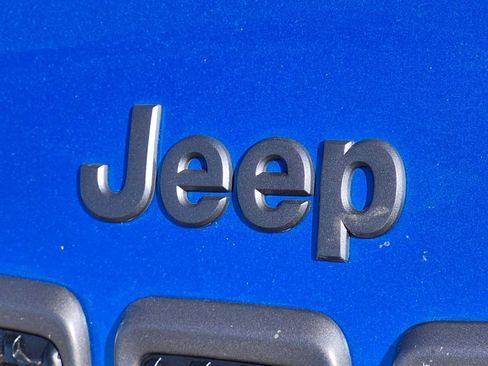Used 2019 Jeep Cherokee Trailhawk AWD/4WD image 11