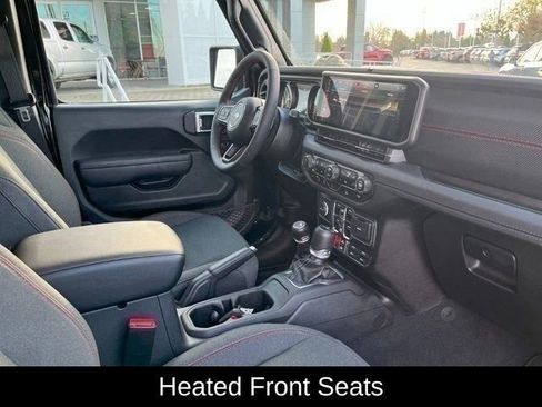 Used 2024 Jeep Gladiator Rubicon w/ Convenience Group image 11