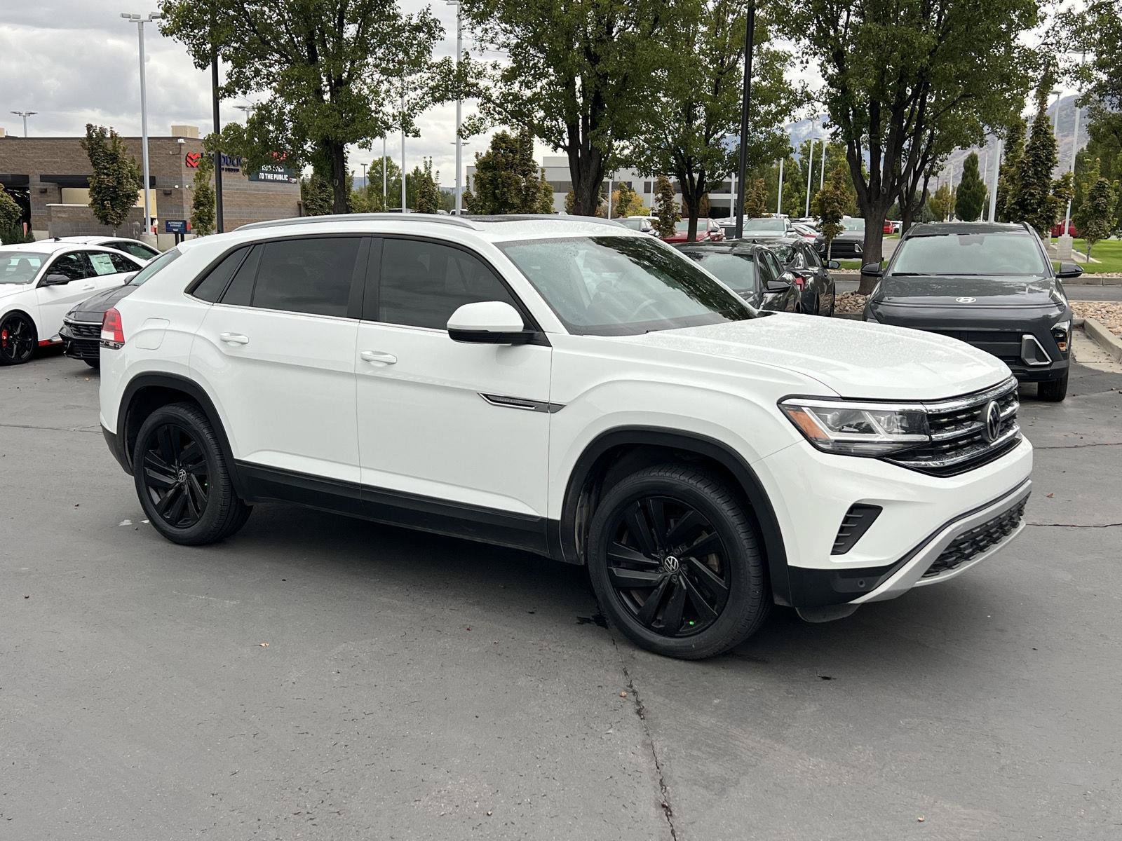 Used 2022 Volkswagen Atlas Cross Sport SE FWD image 16