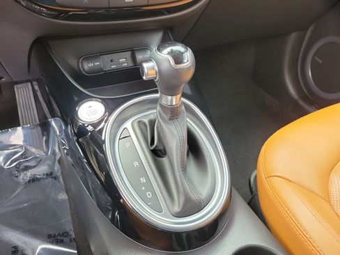 Used 2016 Kia Soul ! w/ Premium Package FWD image 29