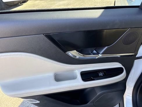 New 2026 Lincoln Corsair Reserve image 19