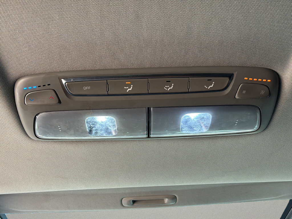 Used 2021 Kia Telluride S FWD image 26