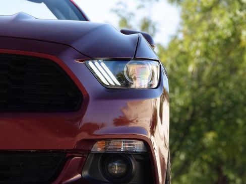 Used 2017 Ford Mustang Premium image 19