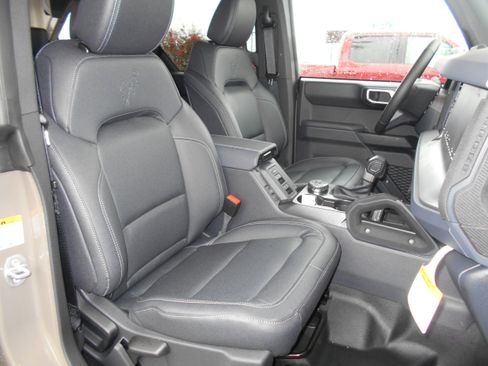 New 2025 Ford Bronco Badlands w/ Sasquatch Package image 33