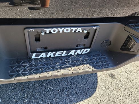 Used 2024 Hyundai Santa Cruz SE image 11