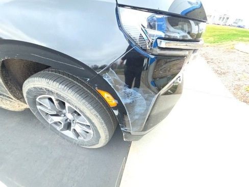 Used 2021 Chevrolet Suburban LT w/ Rear Media and Nav Package image 27