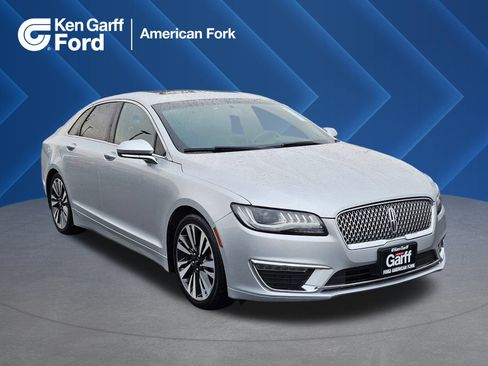 Used 2018 Lincoln MKZ Reserve image 1