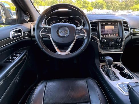 Used 2017 Jeep Grand Cherokee Overland image 6