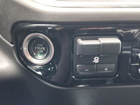 Used 2024 GMC Sierra 1500 SLT AWD/4WD image 21