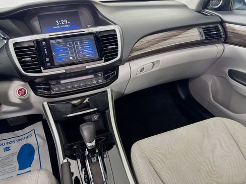 Used 2016 Honda Accord EX image 30