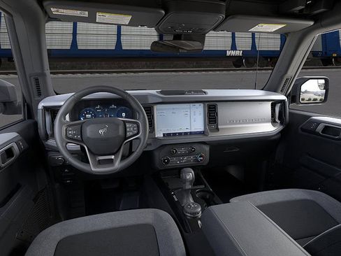 New 2026 Ford Bronco 4-Door AWD/4WD image 9