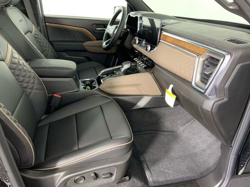 Used 2026 GMC Canyon Denali image 16