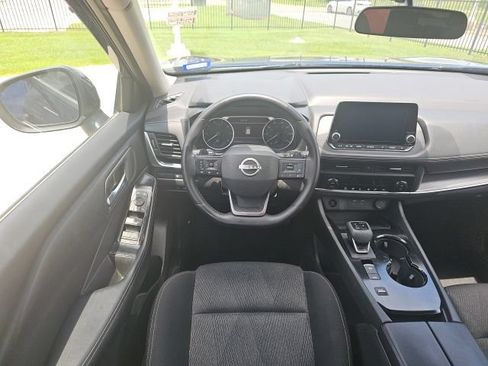 Used 2025 Nissan Rogue SV FWD image 23