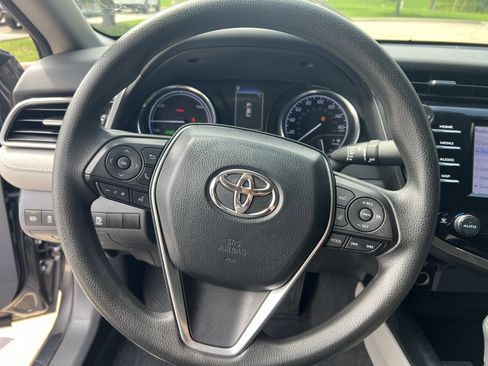 Used 2020 Toyota Camry LE FWD image 16