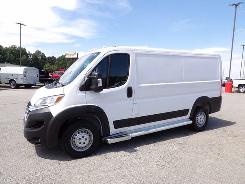 Used 2025 RAM ProMaster 2500 w/ U-Haul Equipment Group FWD image 3
