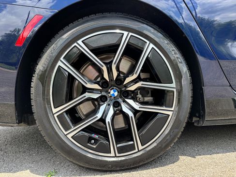 Used 2023 BMW i7 xDrive60 AWD/4WD image 60
