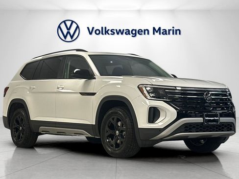 New 2025 Volkswagen Atlas Peak Edition SE image 7