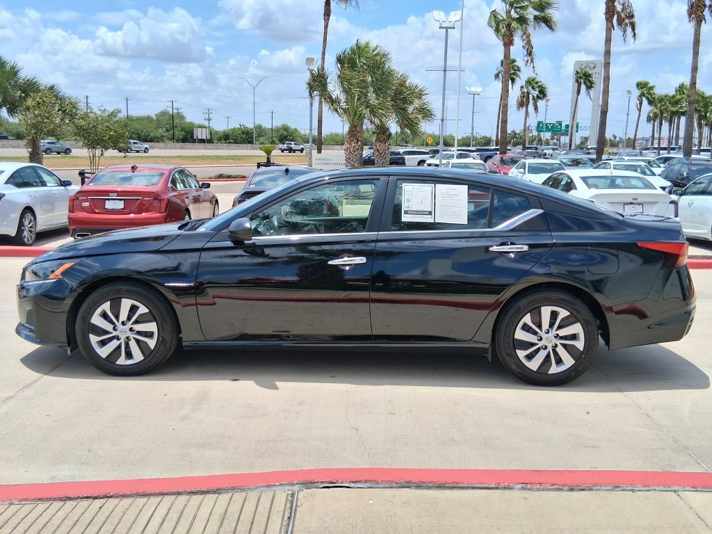 Used 2025 Nissan Altima 2.5 S FWD image 3