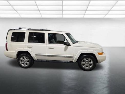 Used 2007 Jeep Commander Limited w/ Trailer Tow Group IV image 3