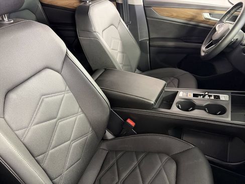 Used 2025 Volkswagen Atlas SE AWD/4WD image 23