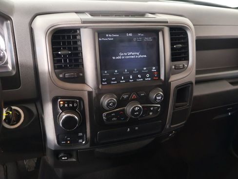 Used 2019 RAM 1500 Classic SLT w/ Luxury Group image 5