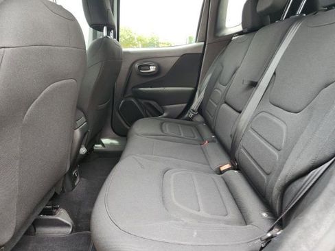 Used 2020 Jeep Renegade Latitude w/ Popular Equipment Group FWD image 19