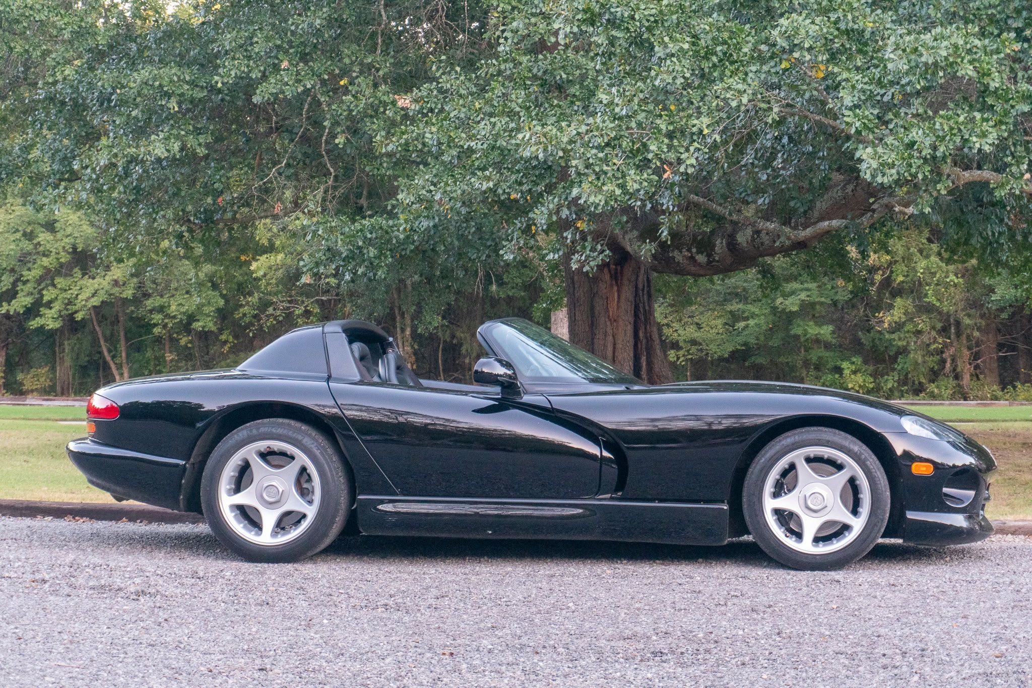 Used 1996 Dodge Viper RT/10 RWD image 3