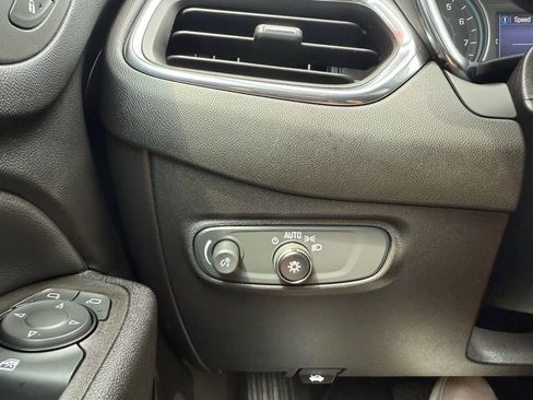 Used 2022 Chevrolet Equinox LT image 21