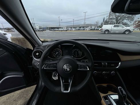 Used 2020 Alfa Romeo Giulia Ti w/ Quick Order Package 22X Lusso image 10