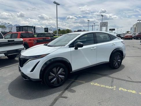 Used 2024 Nissan Ariya AWD image 5