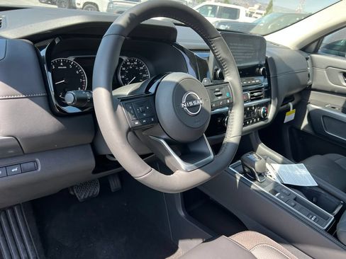 New 2026 Nissan Pathfinder SL FWD image 20