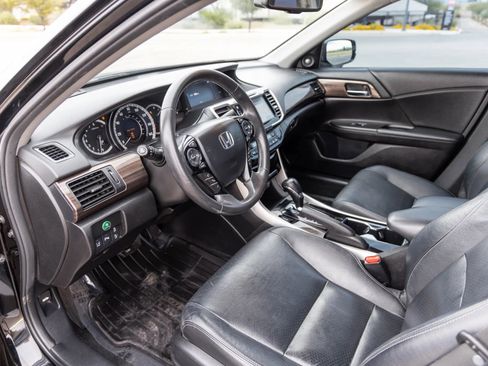 Used 2016 Honda Accord Touring image 21