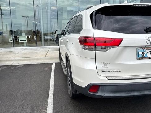 Used 2017 Toyota Highlander XLE FWD image 7