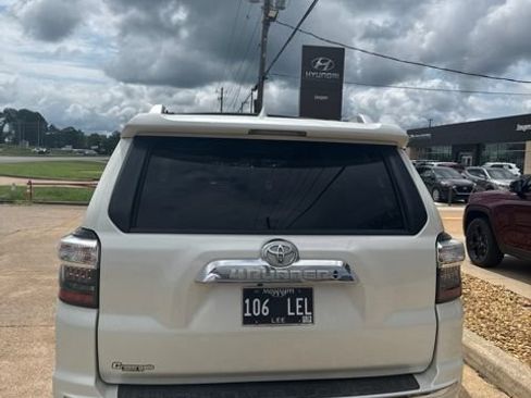 Used 2017 Toyota 4Runner Limited AWD/4WD image 5