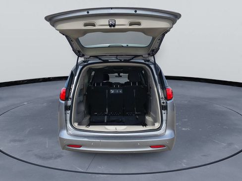 Used 2019 Chrysler Pacifica LX w/ Tire & Wheel Group image 8